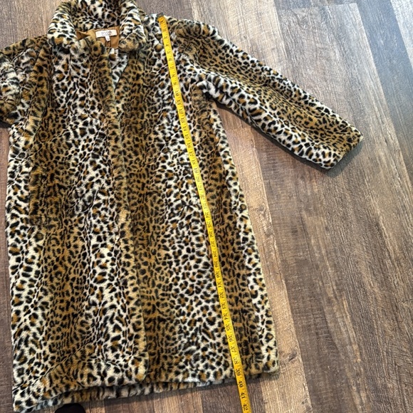 NWT Stoosh By 26 International Faux Fur Leopard Print Coat w/ Pockets Tan Cream - Picture 9 of 15